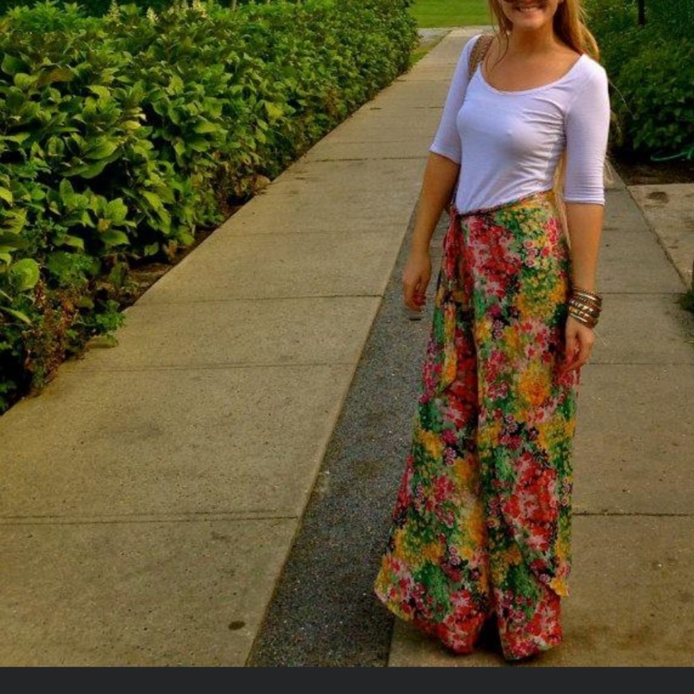 Super cute cotton wide leg open floral boho pants by paper heart from LF